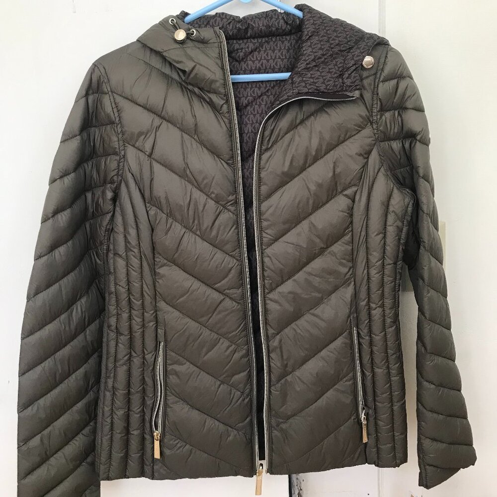 NWT Michael Kors Jacket - Chevron Logo Print Quilted Nylon Reversible Jacket